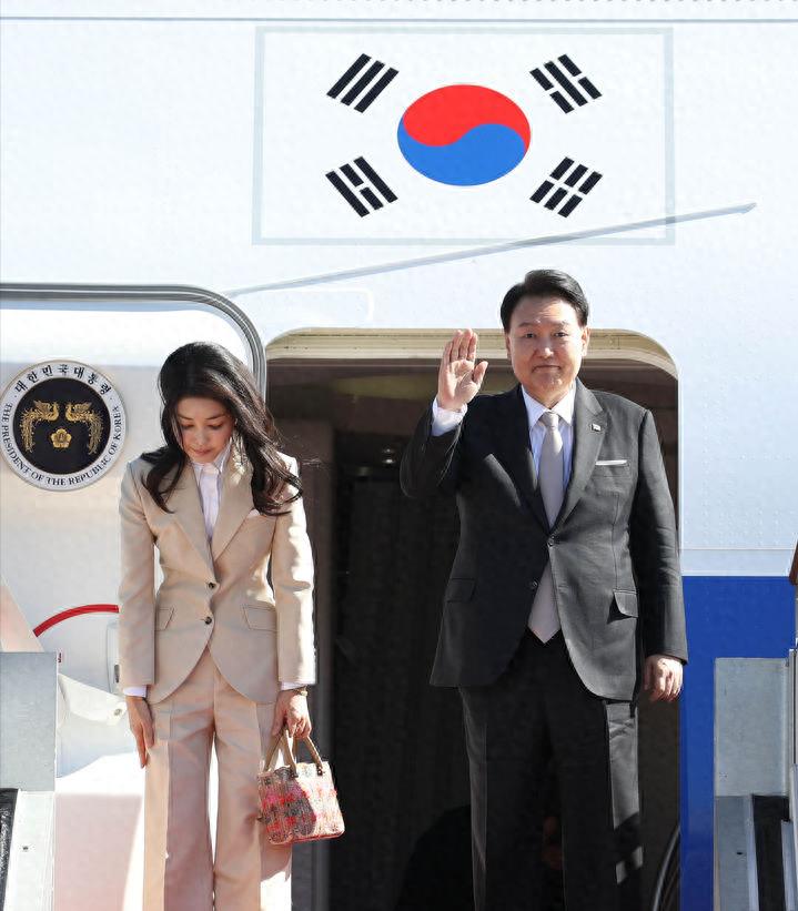 韩国第一夫人时装秀,韩国第一夫人晚宴装