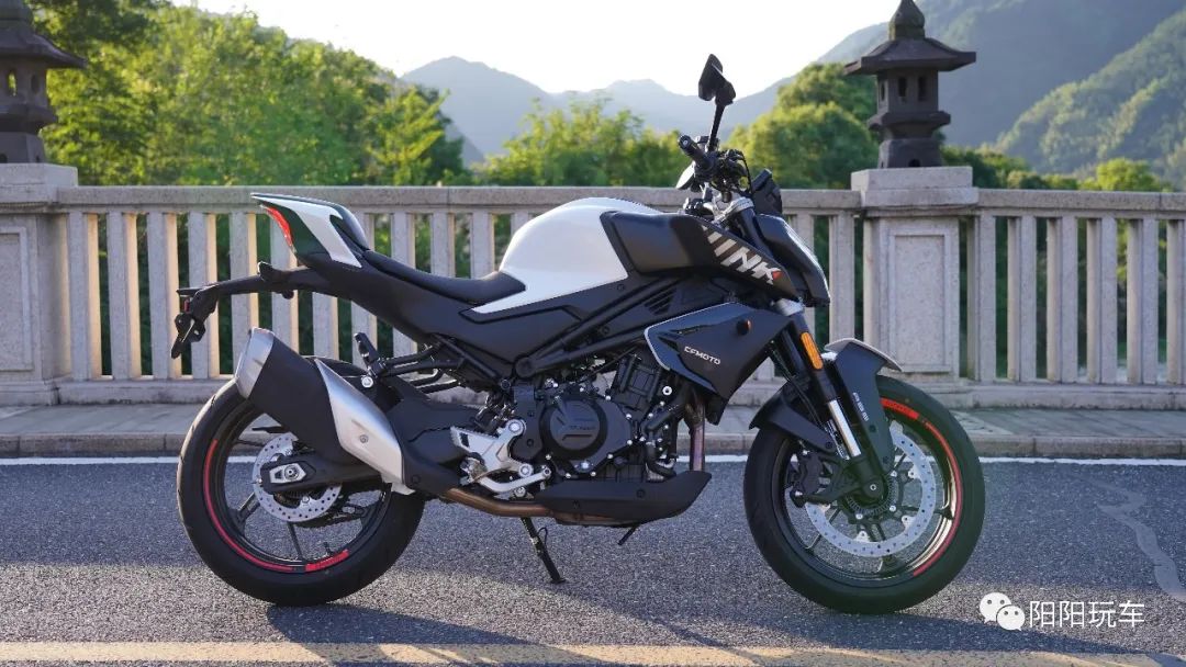 春风nk450街车坐高,国产三万五以内的四缸摩托车