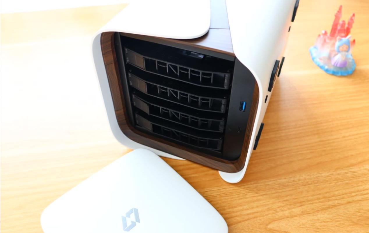 资料文件太乱？内存不够？极空间Z4S——学习娱乐两不误