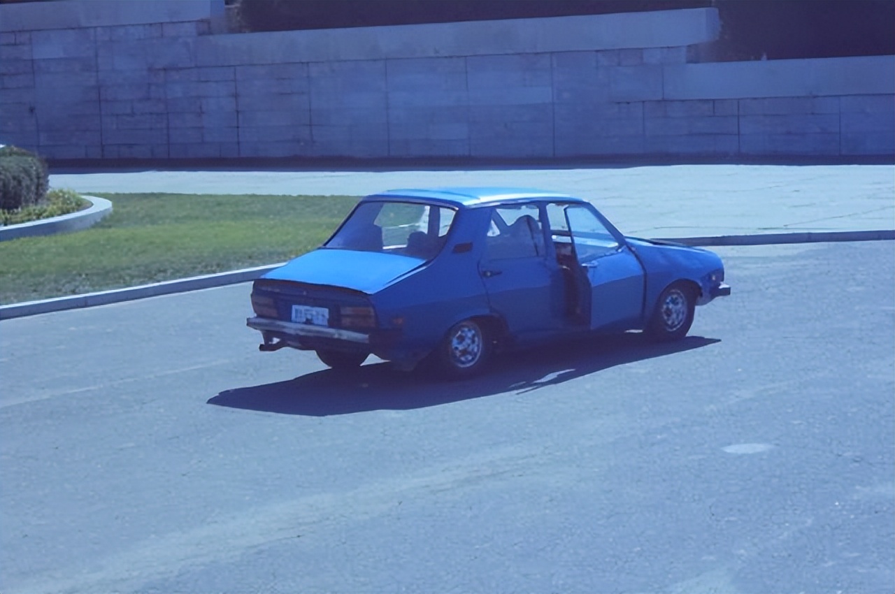 中国“买菜车”，来到朝鲜后摇身一变成豪车，满大街“豪横”味道