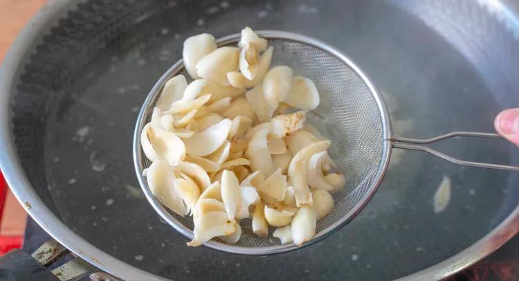 中老年人每天吃多少高蛋白合适,老人多食高蛋白食物好吗