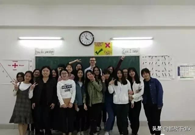 俄语课本已出炉,中学俄语教材