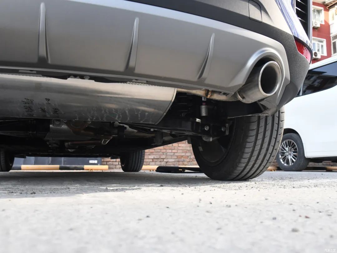 领克06三缸豪华版,领克06remix版1.5t