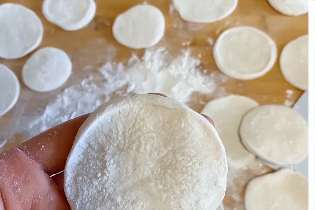 饺子包好放冷冻为何会裂开,饺子包好了放冰箱怎样才会不粘