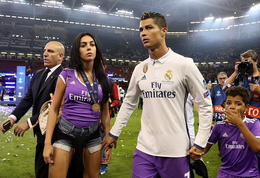 乔治娜和c罗谈相遇,乔治娜曝c罗小秘密