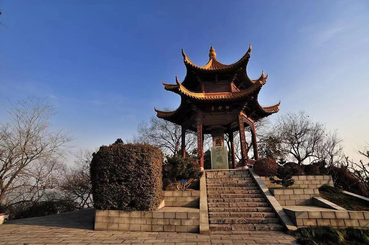 万里长江第一矶燕子矶航拍,万里长江第一矶是谁