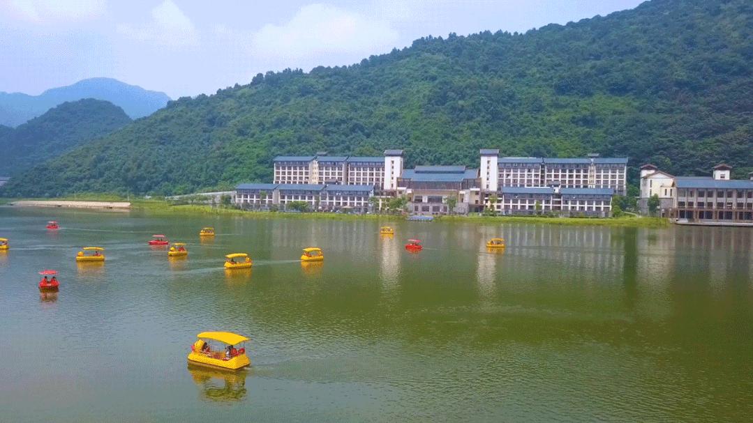 宝晶宫天鹅湖温泉酒店玩水,宝晶宫天鹅湖温泉酒店泳池恒温吗