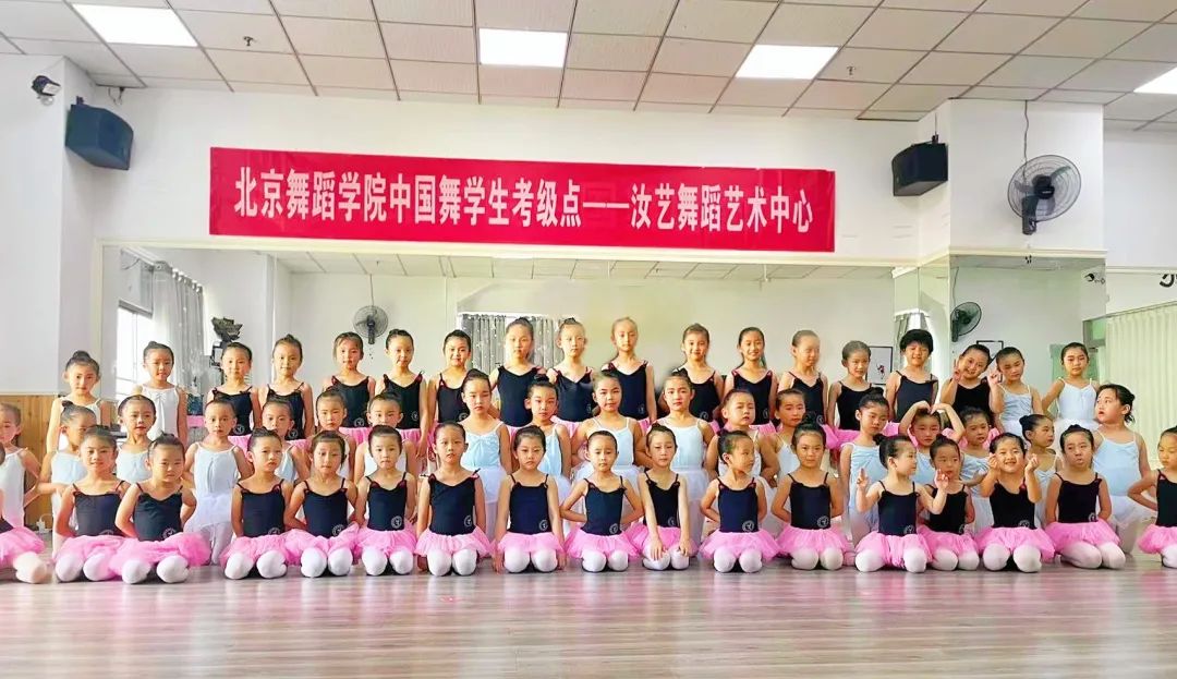 舞蹈能让小孩磨练自己,舞蹈给予孩子足够强大的气场