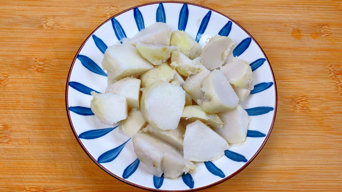 女性一旦过45岁尽量少吃3种食物,女性过了45岁后4种食物建议少吃