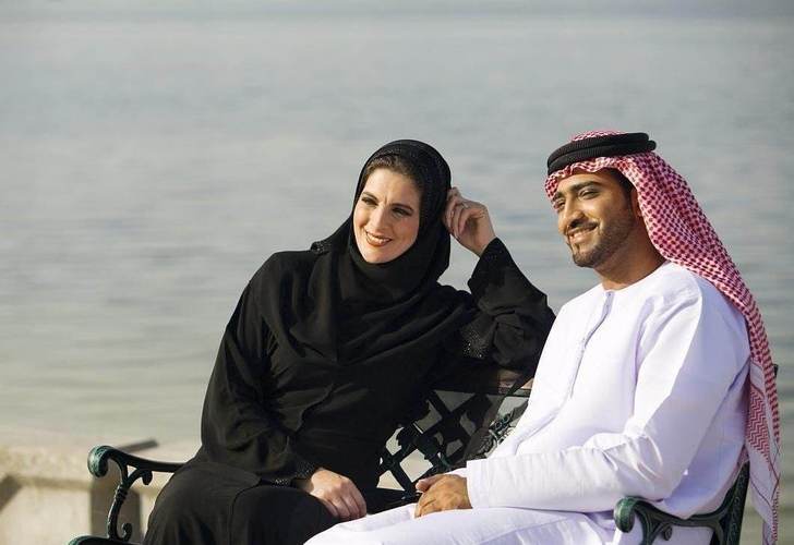 迪拜是怎么变成绿洲,迪拜从沙漠变成城市