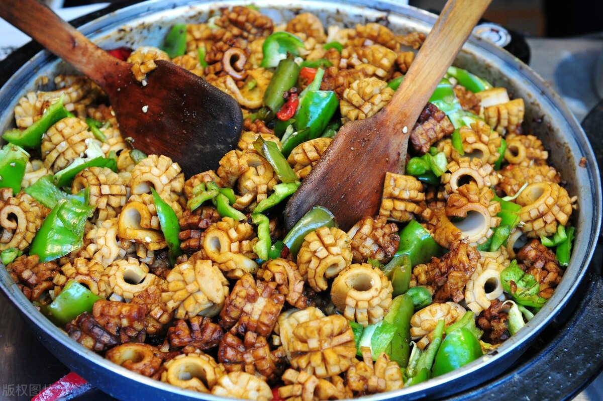 中国最著名十大小吃街及特色美食,全国必吃街排行榜