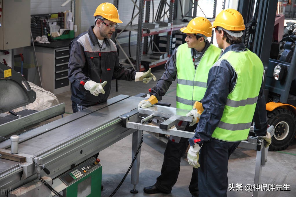 低价二手车床,老外卖二手小型车床