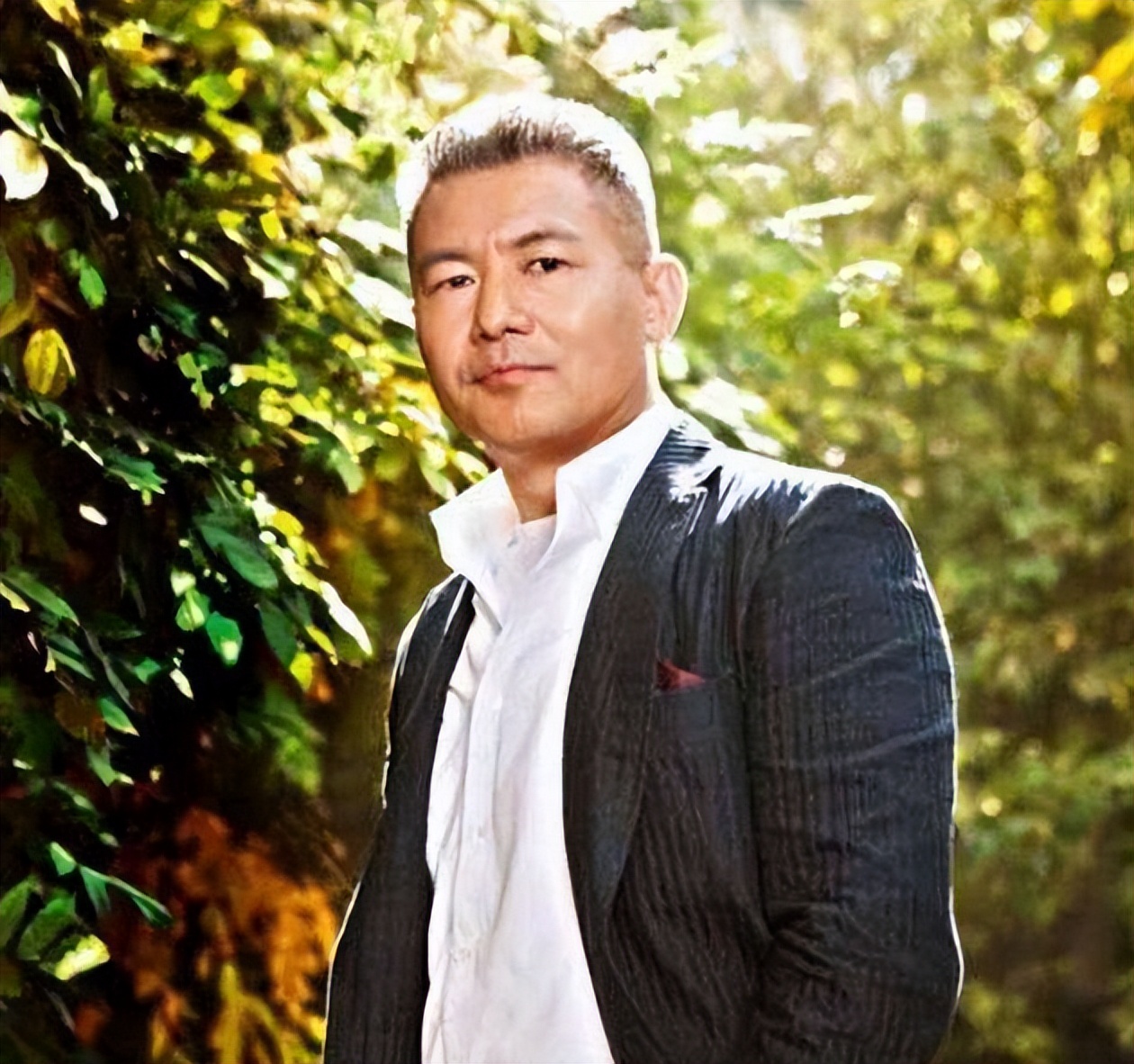 那英怒踹粉丝,那英当众踹粉丝惹争议