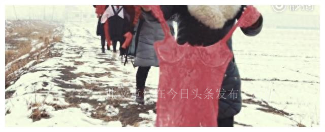 情趣内衣背后,一群神秘的大妈