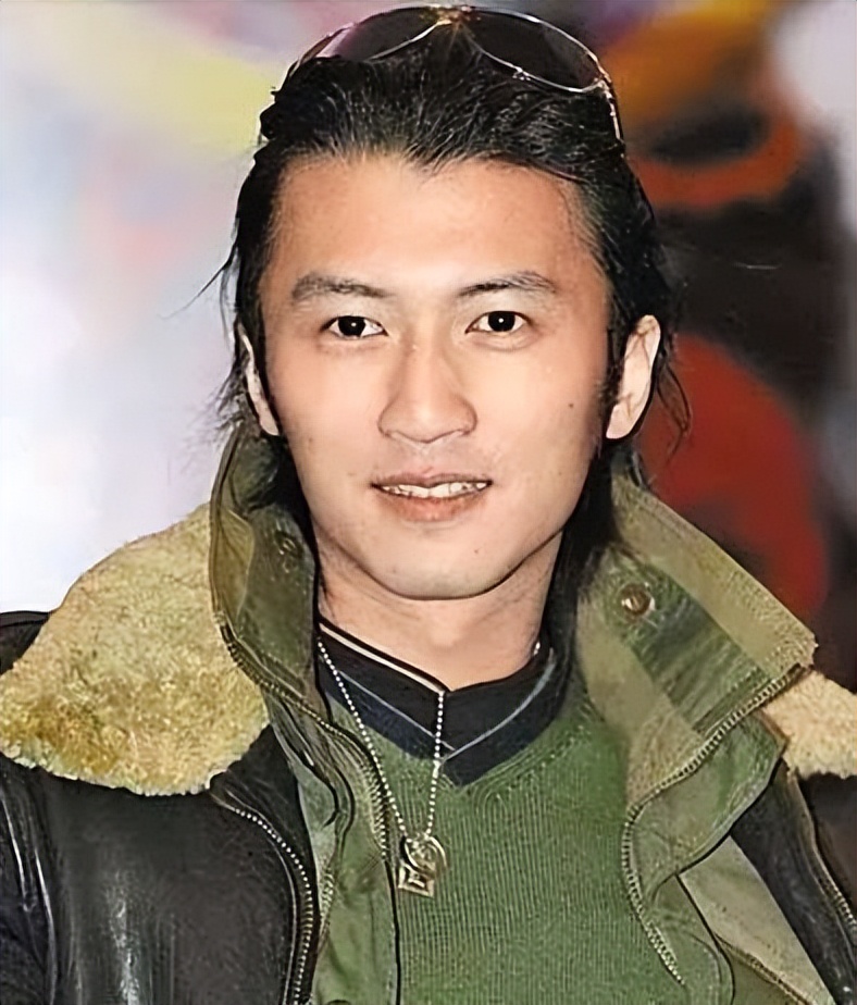 谢霆锋出道当歌手的时候,谢霆锋出道就做主角吗