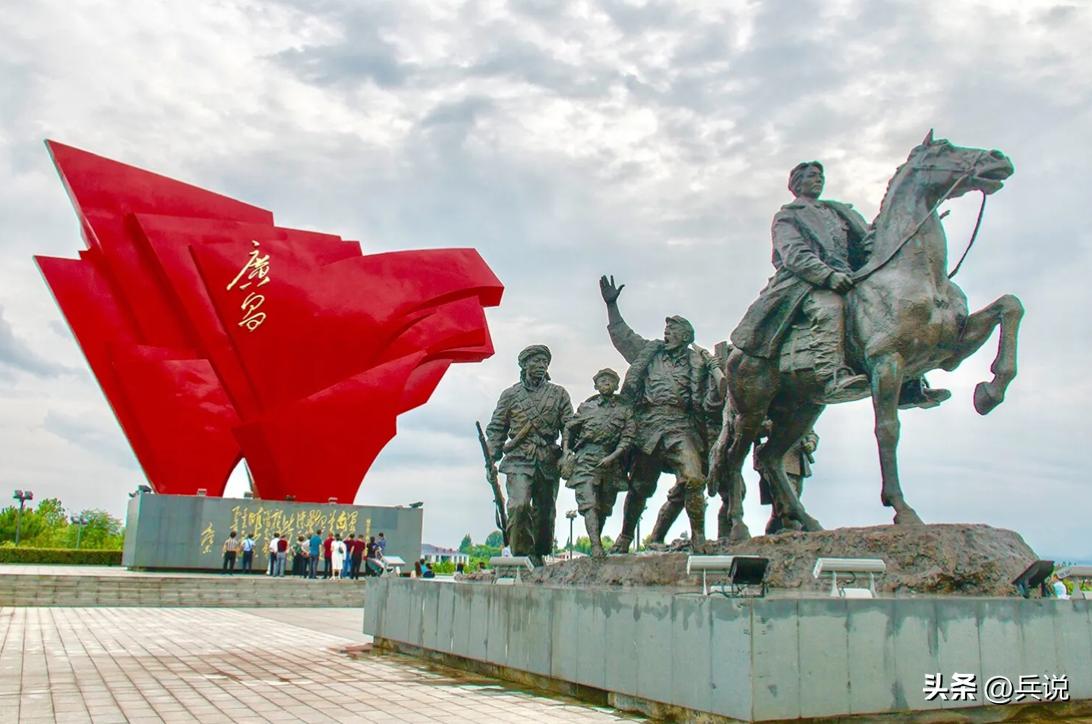 黄大将四十不惑，就被称作“黄老”，最大标签是“敢说”