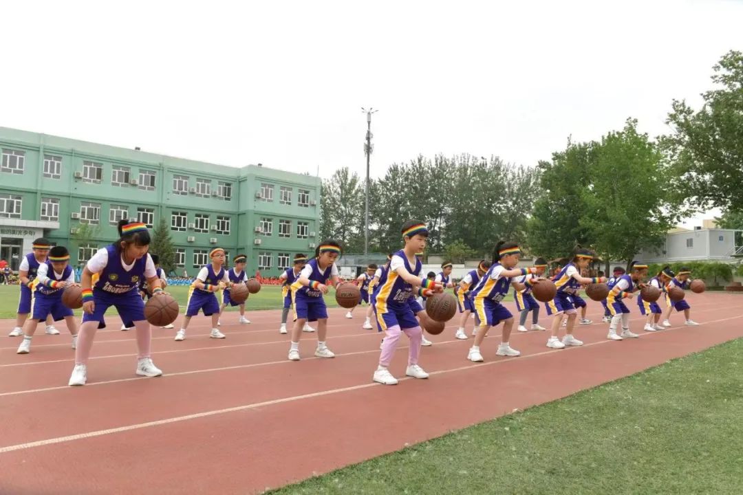 两千学生霸气登场的中杉金杉树体育节！泰酷辣！