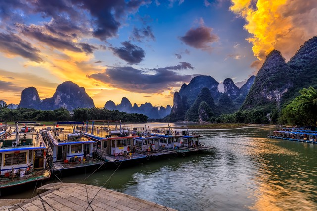 桂林阳朔漓江竹筏门票在哪里买,桂林阳朔景点门票提前预订可以吗