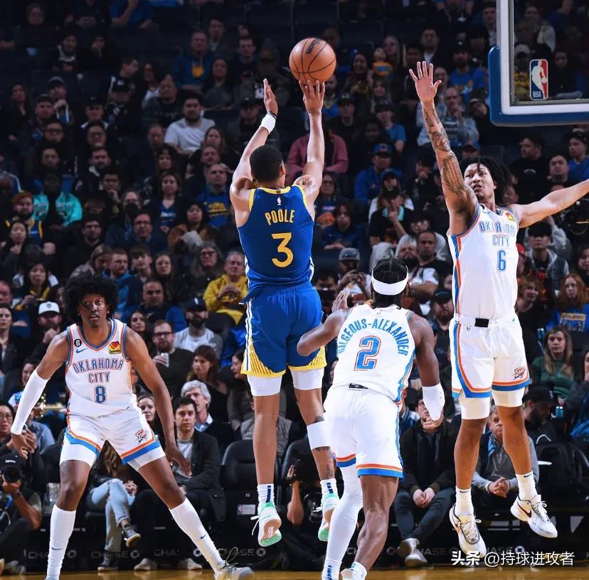 勇士打雷霆库里三分绝杀,勇士汤普森西部决赛投进11个三分