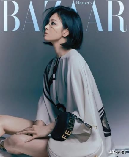 法棍包接班人？Fendi全新出的这款腋下包到底怎么样？