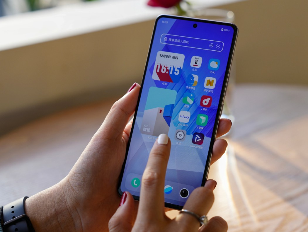 2000左右的全面屏手机推荐一下,2000左右的大屏手机推荐