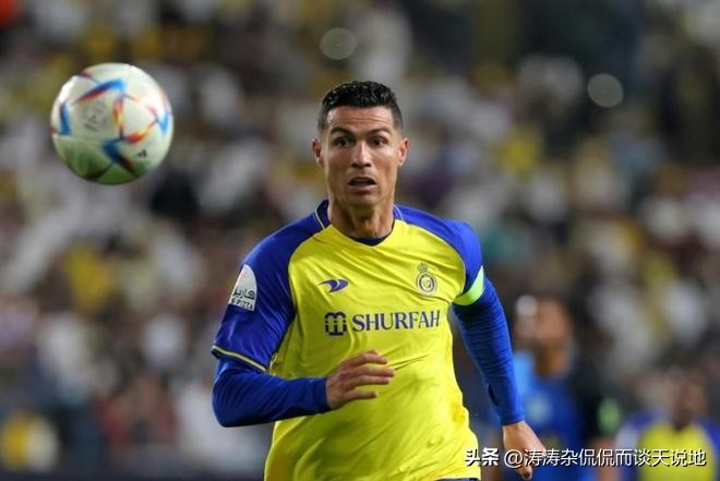 足球场上哪个位置的球员最重要,足球场上每个位置对应几号位