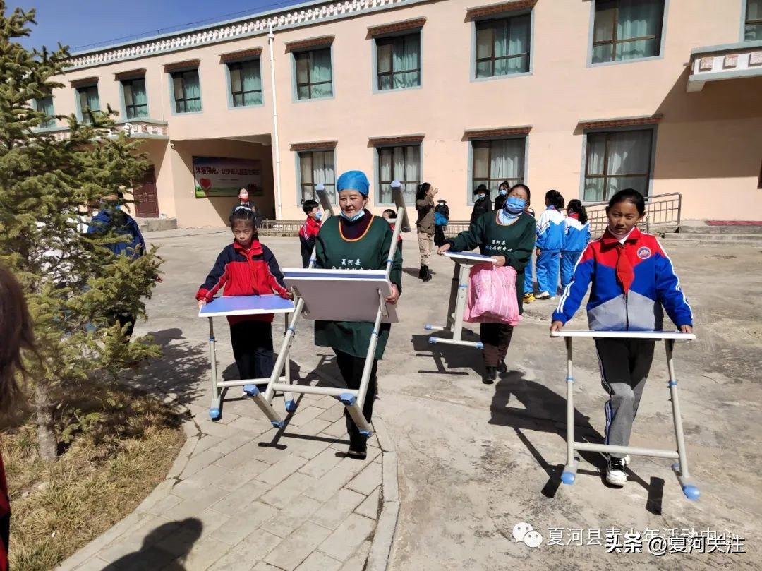 倡孝扬善敬老爱老志愿服务项目,助残爱心义卖传递爱与感恩