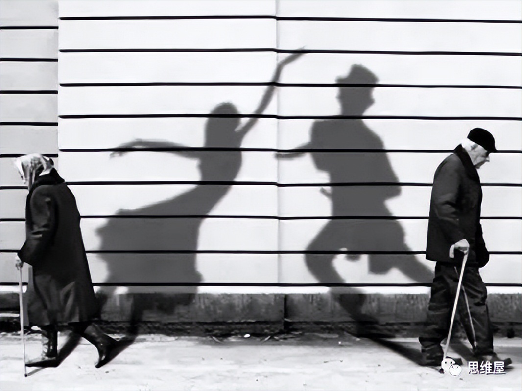 如果有人偷偷暗恋你是哪三种表现,如果有人暗恋你会有什么表现