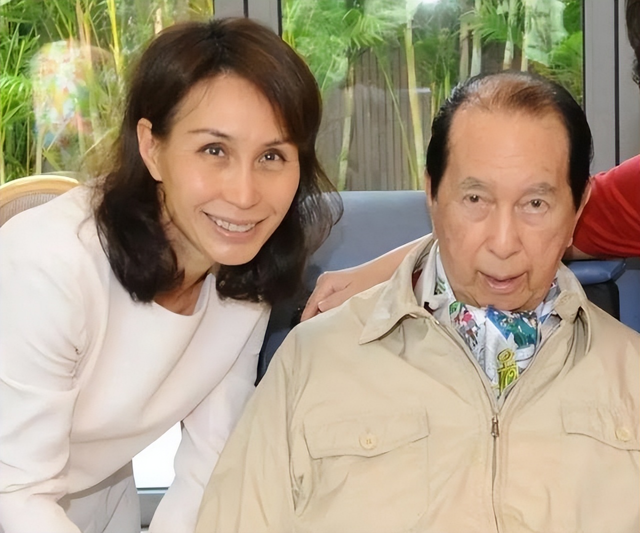 赌王何鸿燊：86万续命针每日一针，800万金丝楠木棺开启世纪葬礼