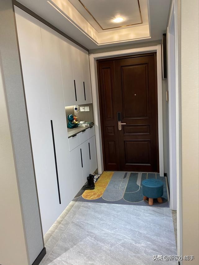 入户门鞋柜怎么设计不占空间,户型小的鞋柜怎么装修好看
