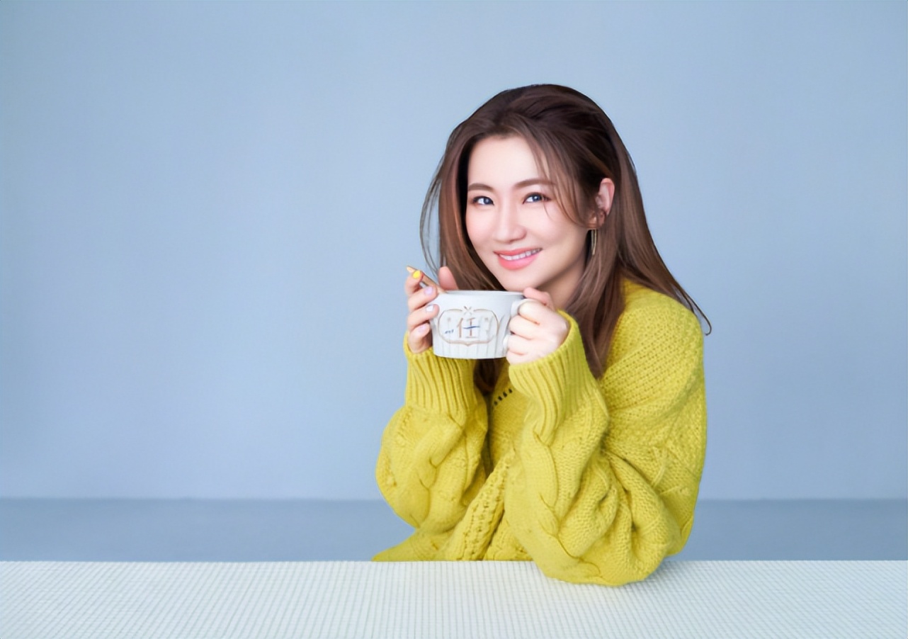 selina腿部伤疤照片,selina腿上的疤痕