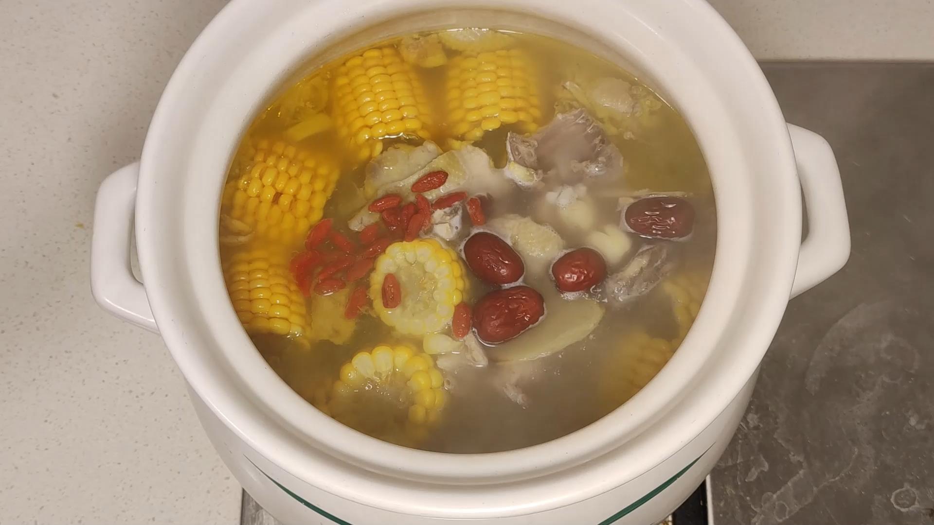 炖鸡汤的正确做法放什么,炖鸡汤都放什么料营养又好吃