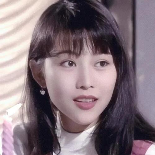 美女自有三分“龅”，不仅抗老而且显嫩，这7位女星都有轻微嘴凸