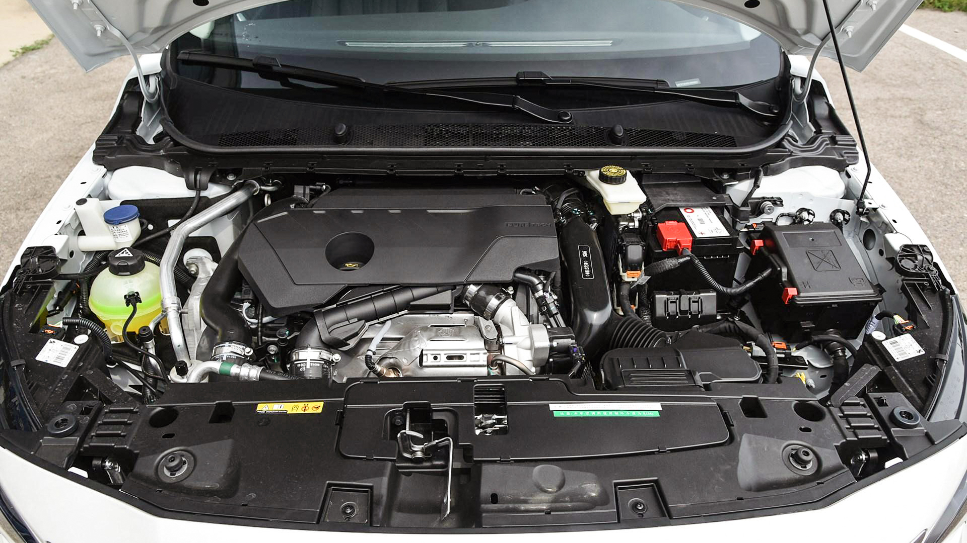 全新标致408实车确实漂亮,全新一代408标致