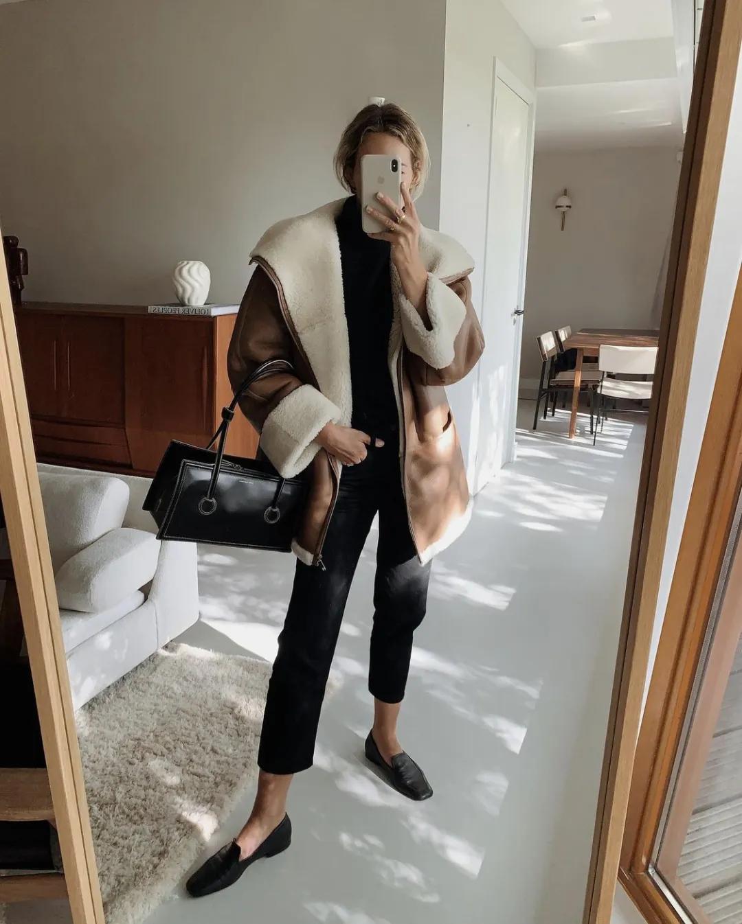 杨幂撞衫杨颖和热巴,杨幂绿配橙撞色大棉服