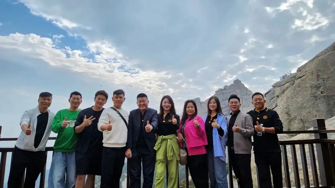 红瓦绿树碧海蓝天视频,红瓦绿树碧海蓝天图文