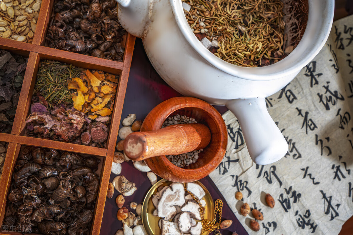 儿童抽动症健脾平肝吃什么药,成年人患抽动症名医治疗方剂