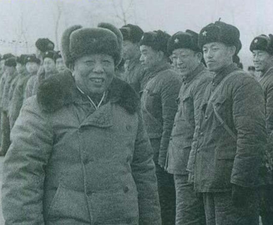 女商人资助落难青年,上海女商人帮助青年