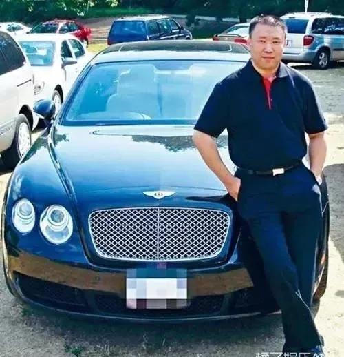 亿万富豪情迷外甥女，后来两家家破人亡，他更是被剁成上百块