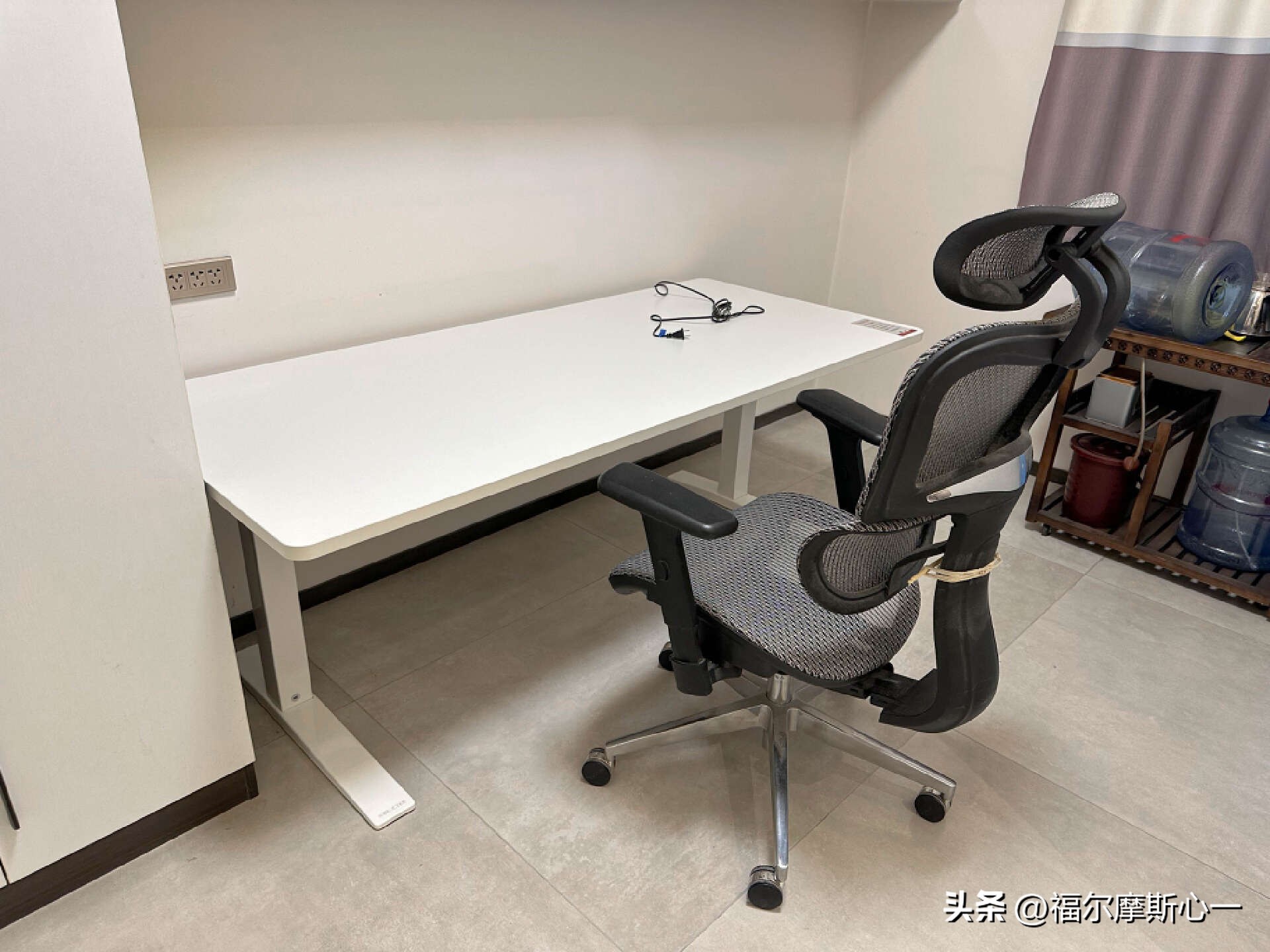 如何合理布局电脑桌,电脑桌怎么改造比较好看