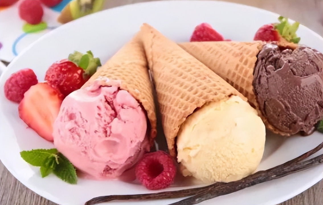 吃冰淇淋拉肚子还能吃吗,吃冰淇淋拉肚子不能上厕所