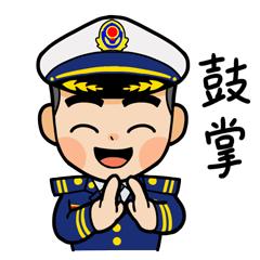 路遇火灾,突发火灾路过少年紧急灭火