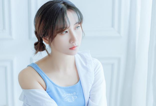 女生*体下**阴毛变黄怎么回事，是不是得了什么病？需要正确认识！