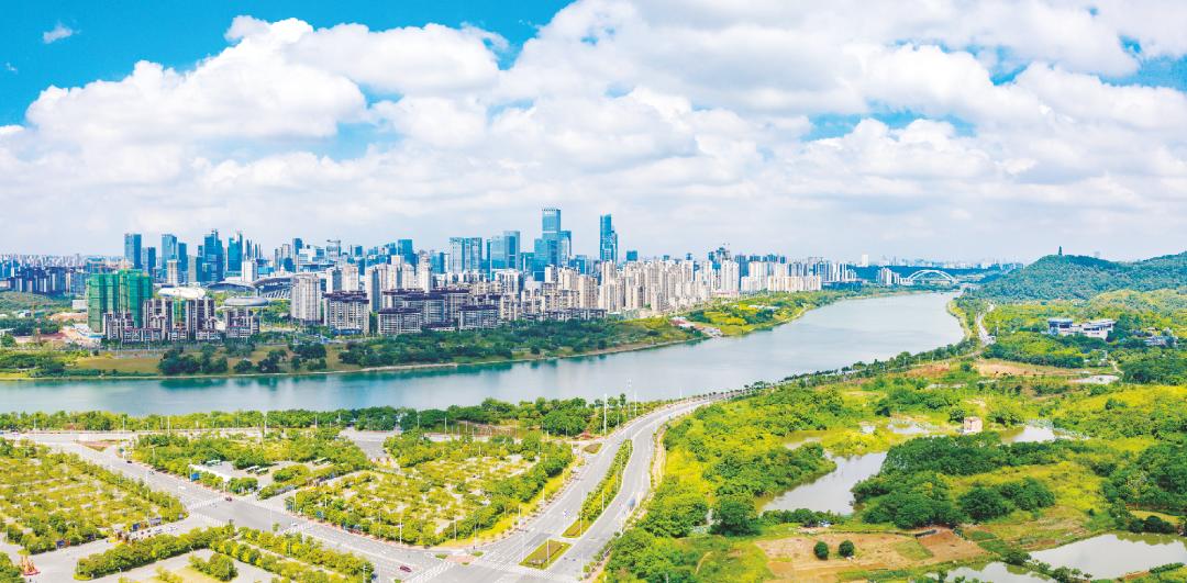 #南宁这十年#踔厉奋发新时代潮起云飞满目新——*党**的*八大十**以来南宁市高质量发展综述