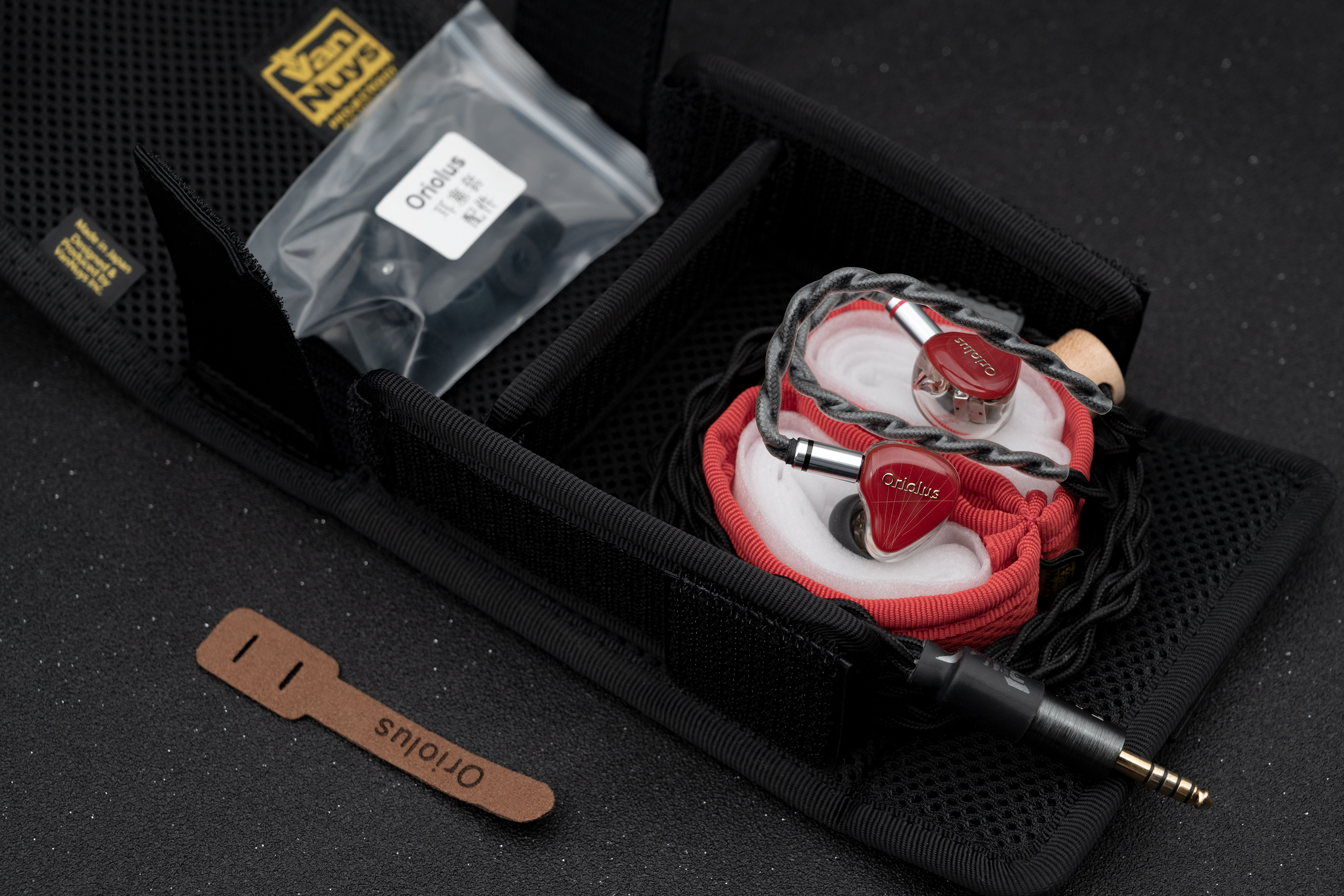 一国产耳塞卖4万，它凭啥值这么多？