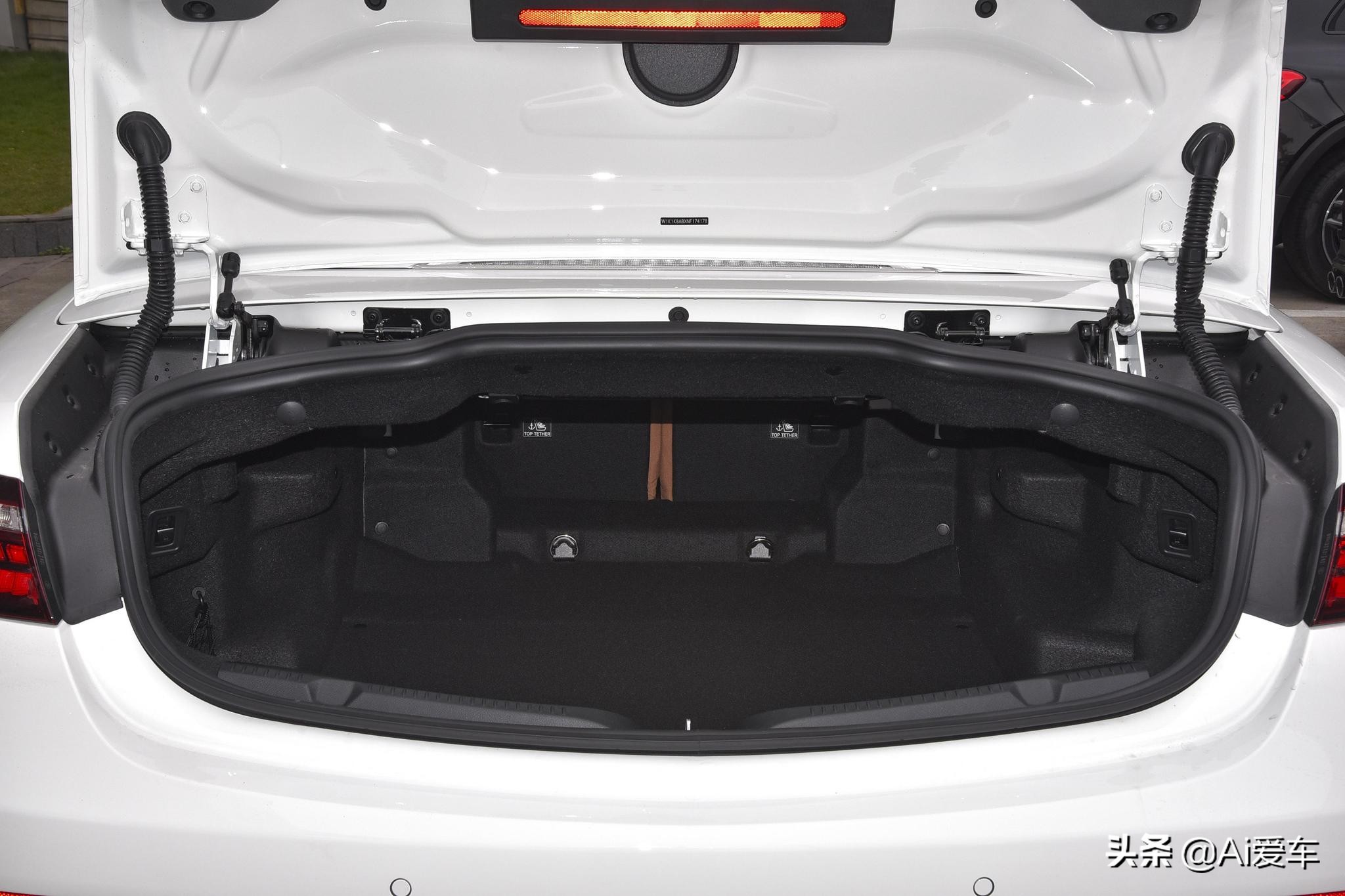 进口奔驰e双门轿跑车测评,2019款奔驰e四座硬顶敞篷