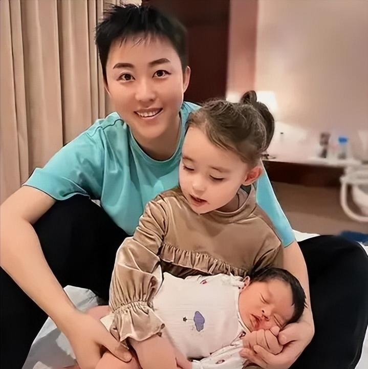 50万美国精子生下五国混血,50万买精子生下五国混血