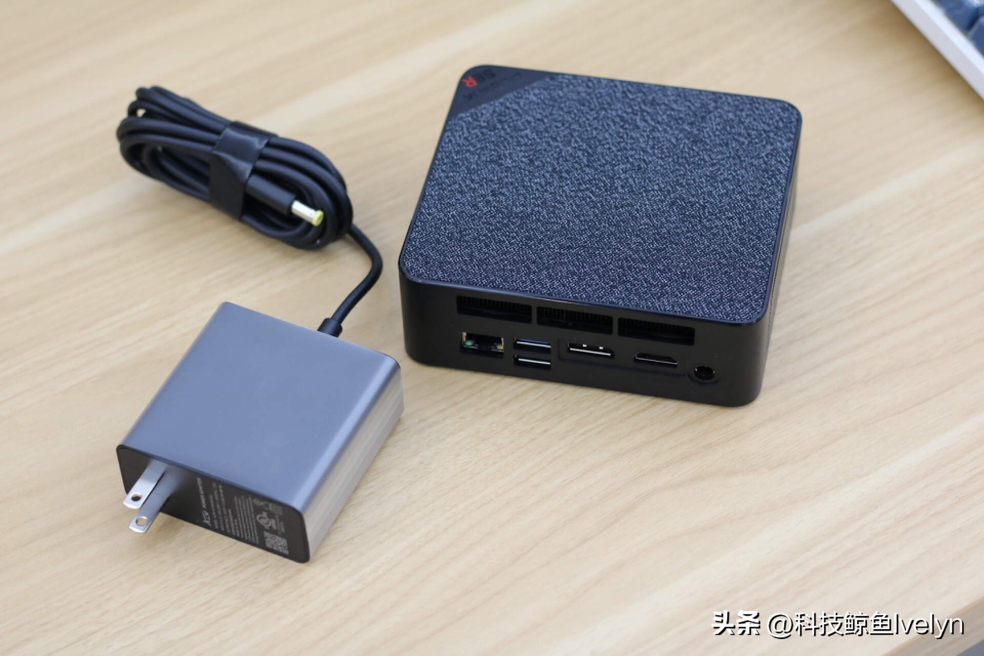 千元迷你主机天花板？零刻SER5MAX深度评测，性能全释放