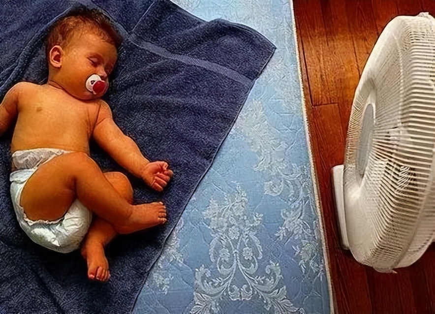 宝宝出生后,网友晒出70年代“沙土尿布”,黄沙接触皮肤引争议