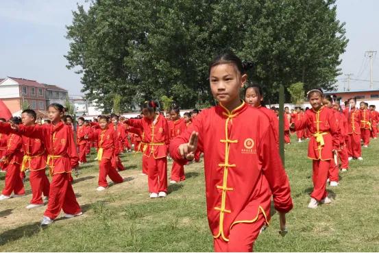 奔跑吧少年趣味大课间,奔跑吧少年小学生活动